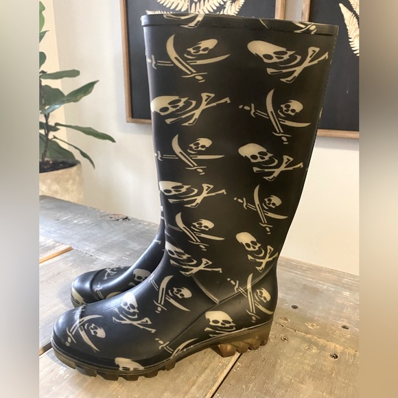 Journee Collection Shoes - ☠️ ⚔️ Pirate Cutie Jelly Rain Boots by Journey Collection - 6  SO COMFY